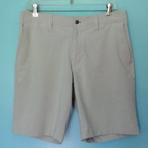 Callaway size 32 shorts.
